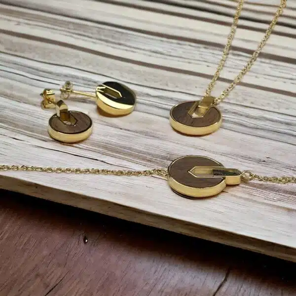⁦قولد هاف مون⁩ - الصورة ⁦2⁩