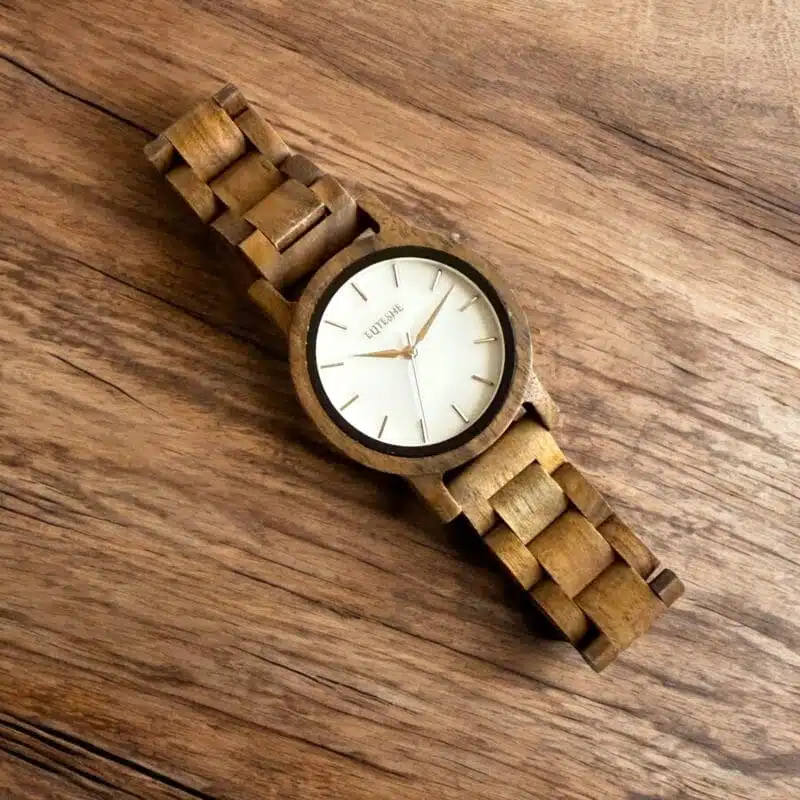 ساعات خشبية