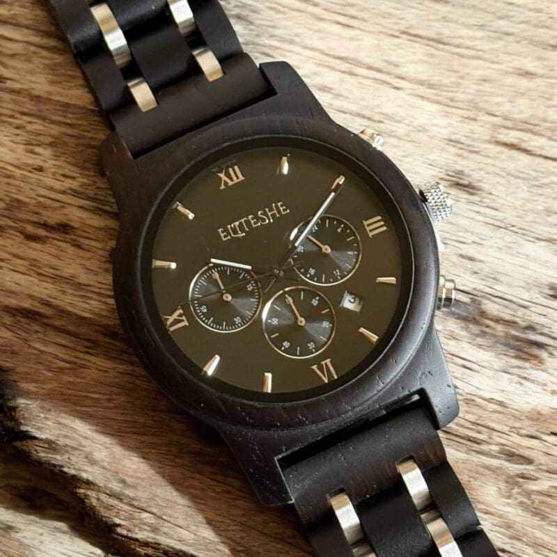 ساعات خشبية