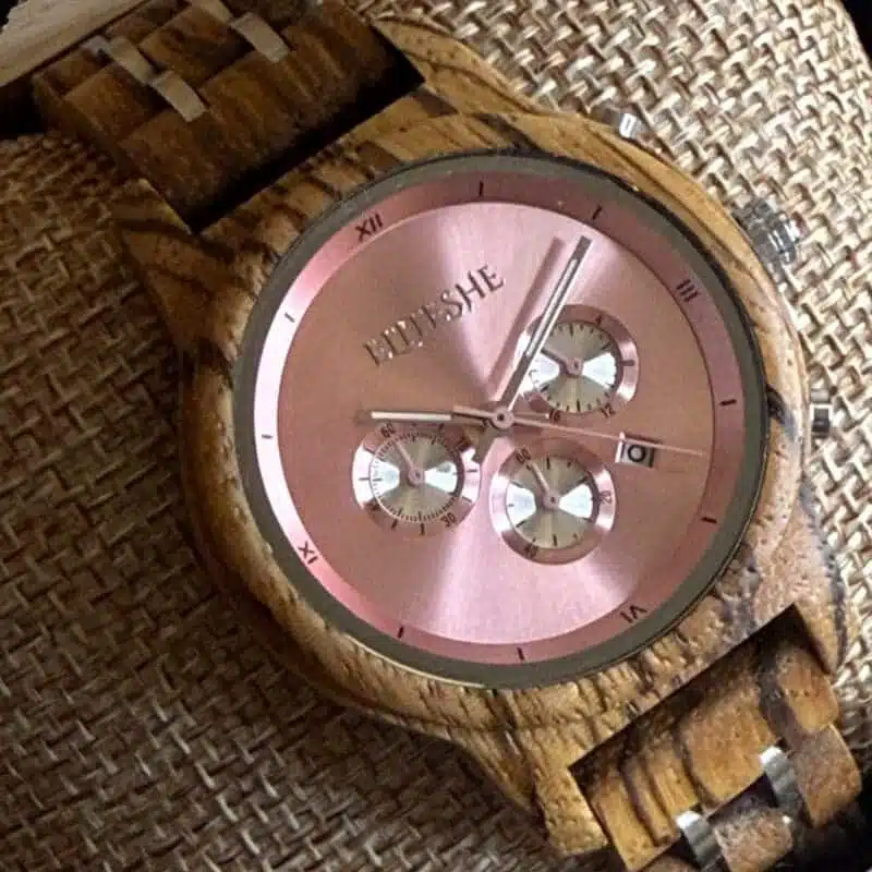 ساعات خشبية