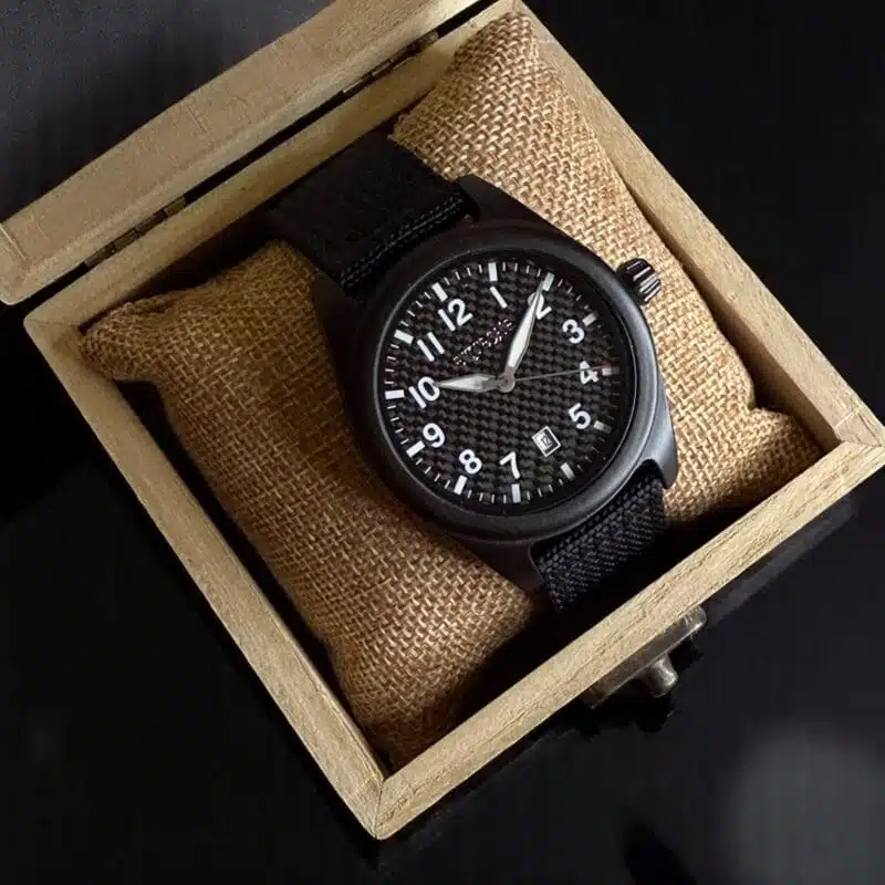 ساعة بلاك فورست أيكون الخشبية