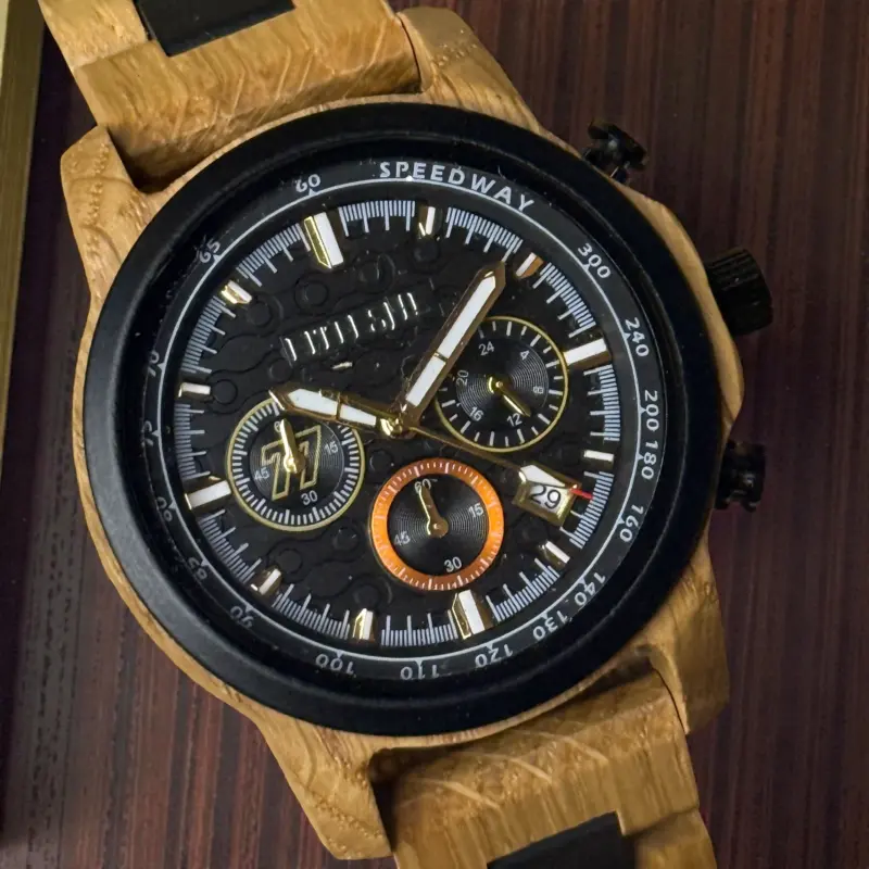 ساعات خشبية